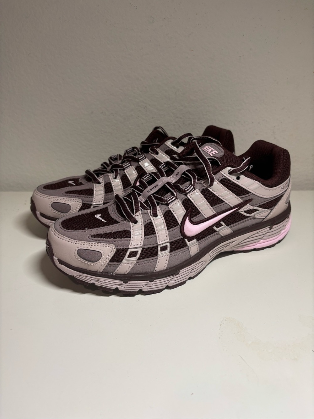 NEW NIKE P-6000 Burgundy Crush Pink Foam Womens Size 7.5